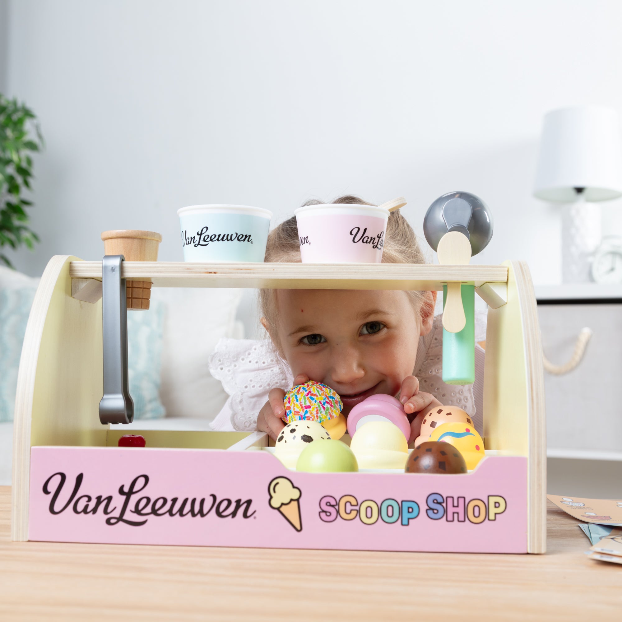Melissa & Doug x Van Leeuwen Wooden Ice Cream Counter - Image 7