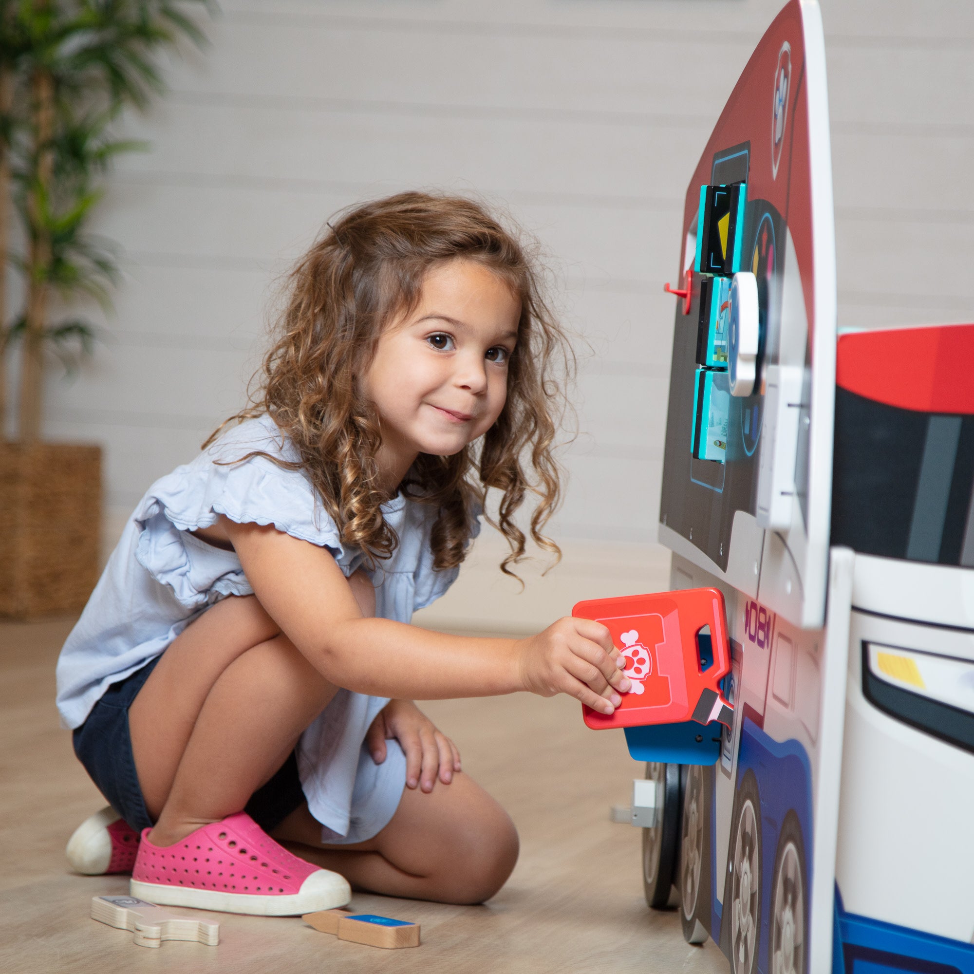 PAW Patrol Wooden PAW Patroller Activity Center - Image 4