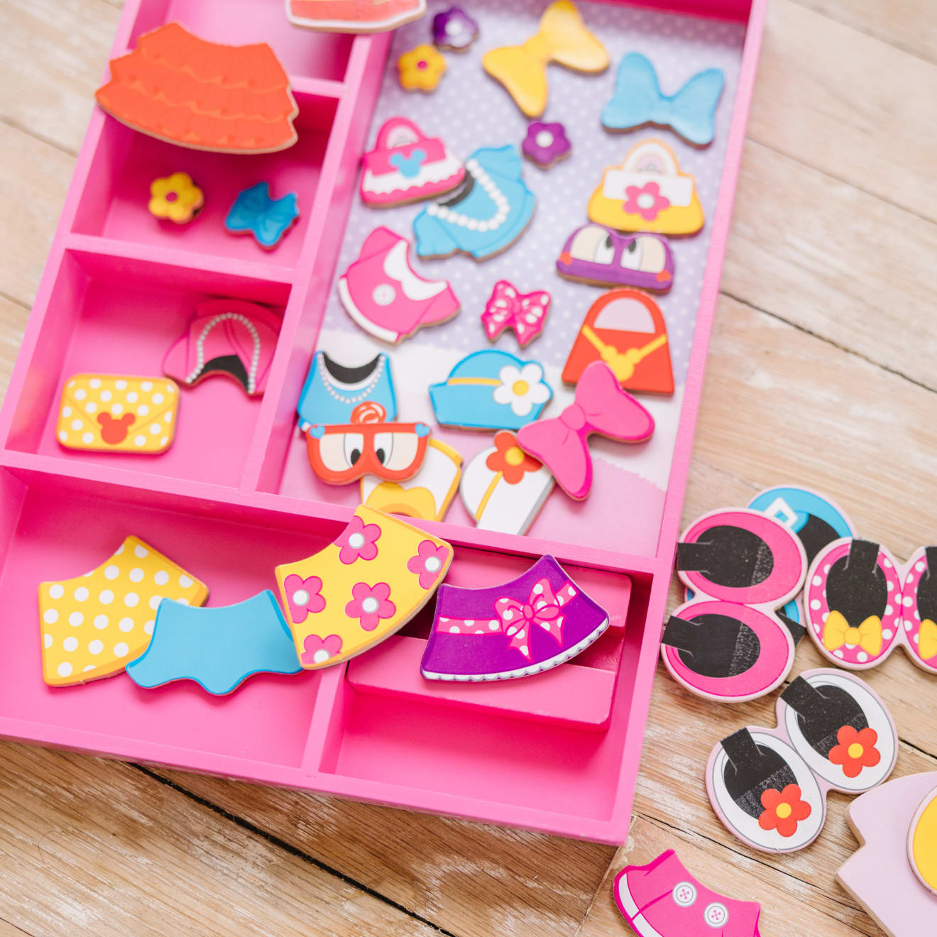 Disney Minnie Wooden Magnetic Dress-Up - Image 7