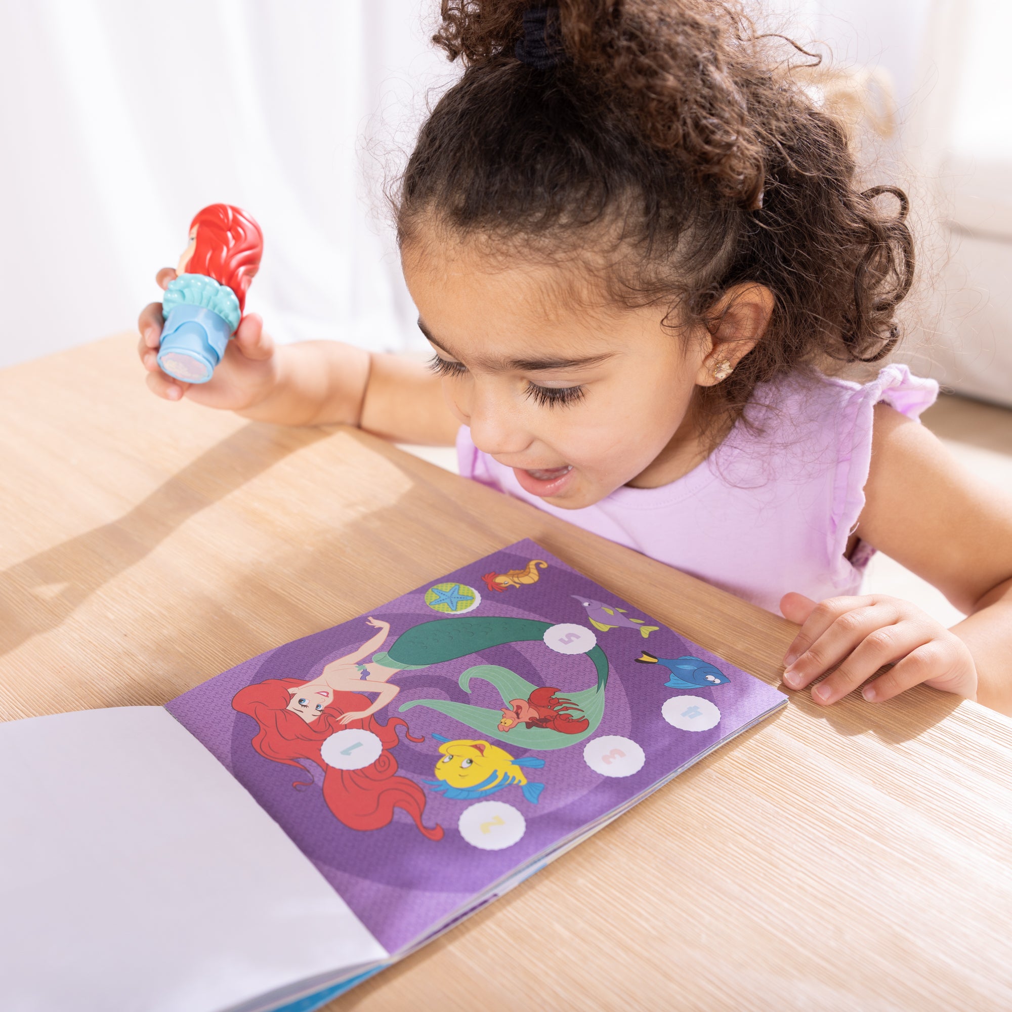 Sticker WOW!? Disney Ariel Bundle: Activity Pad & Sticker Stamper + Mini Activity Pad and 200 Refill Stickers - Image 2